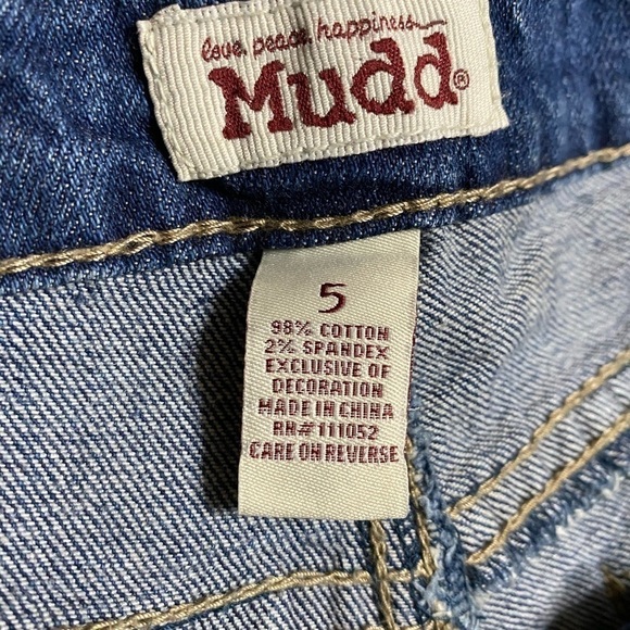 Mudd Distressed Shorts Size 5 - Picture 4 of 7